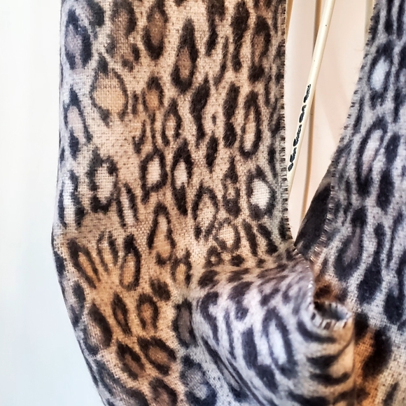 V. Fraas Cashmink Leopard Infinity Scarf - Picture 4 of 6